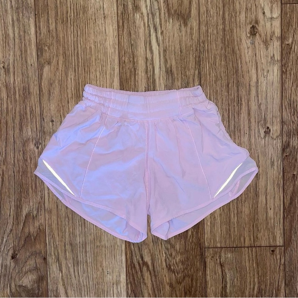 Lululemon Hotty Hot Short II *Long 4" - Picture 3 of 6